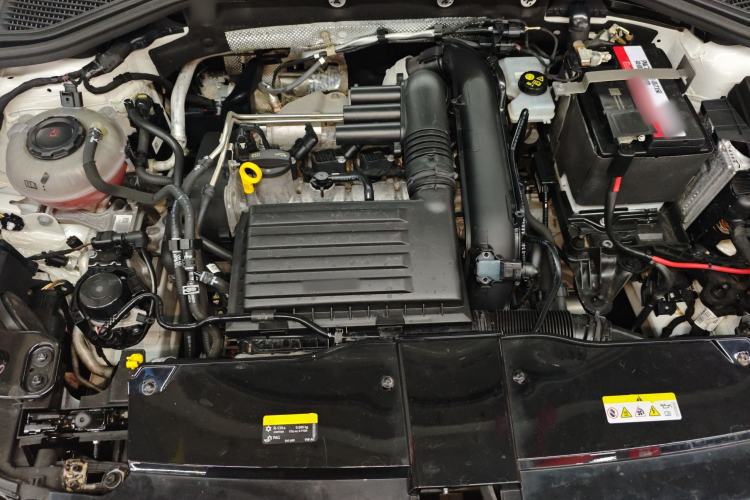 Used Volkswagen T-ROC 2022 280TSI DSG Two-Wheel Drive Elite PLUS Engine Bay