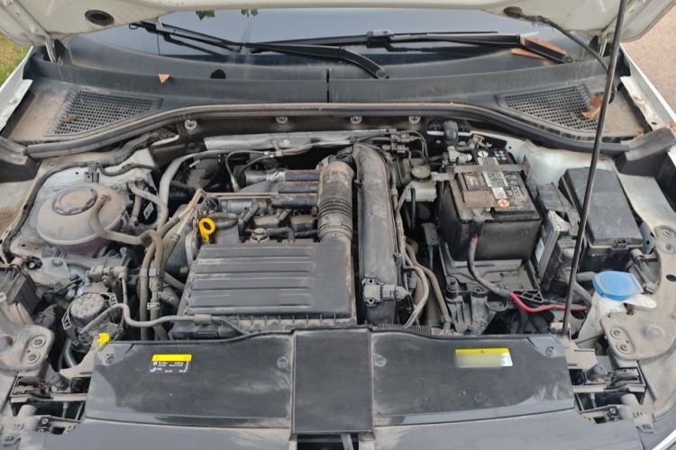 Used Volkswagen T-ROC 2022 280TSI DSG Two-Wheel Drive Elite PLUS Engine Bay