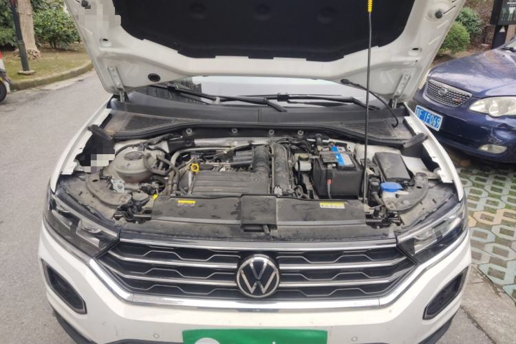Used Volkswagen T-ROC 2022 280TSI DSG Two-Wheel Drive Comfort PLUS Engine Bay