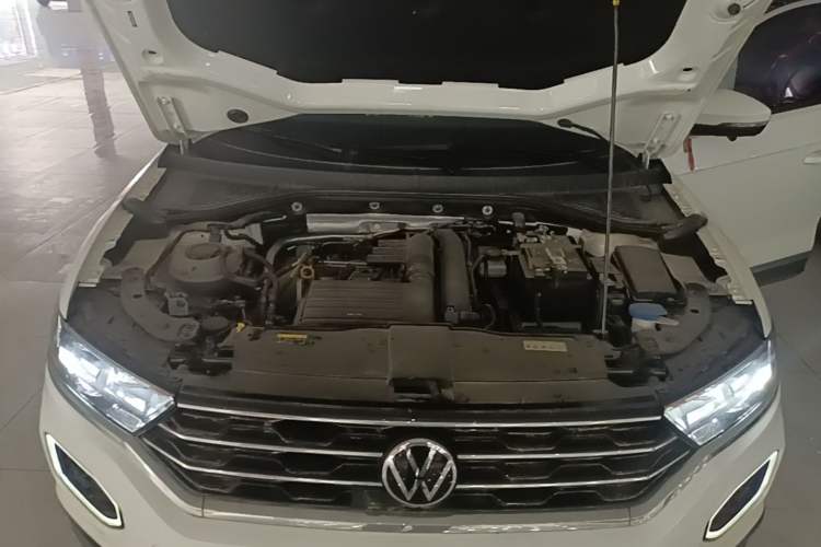 Used Volkswagen T-ROC 2022 280TSI DSG Two-Wheel Drive Comfort PLUS Engine Bay