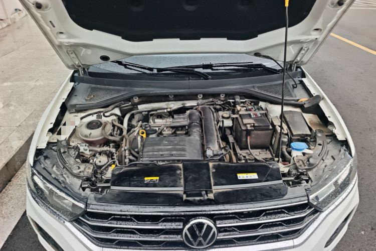 Used Volkswagen T-ROC 2022 280TSI DSG Two-Wheel Drive Elite PLUS Engine Bay