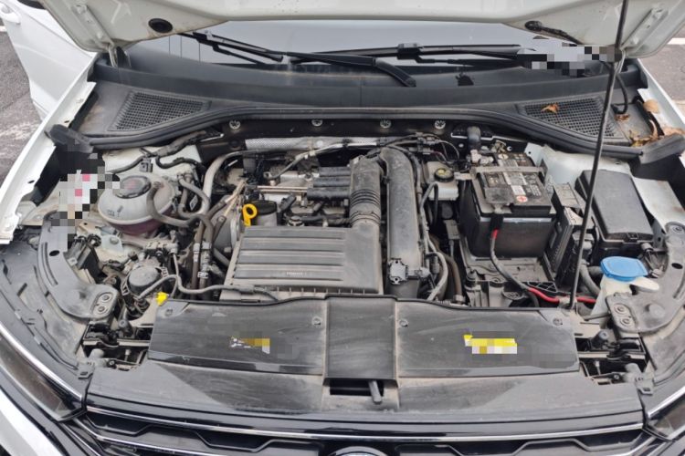 Used Volkswagen T-ROC 2022 280TSI DSG Two-Wheel Drive R-Line Pro PLUS Engine Bay