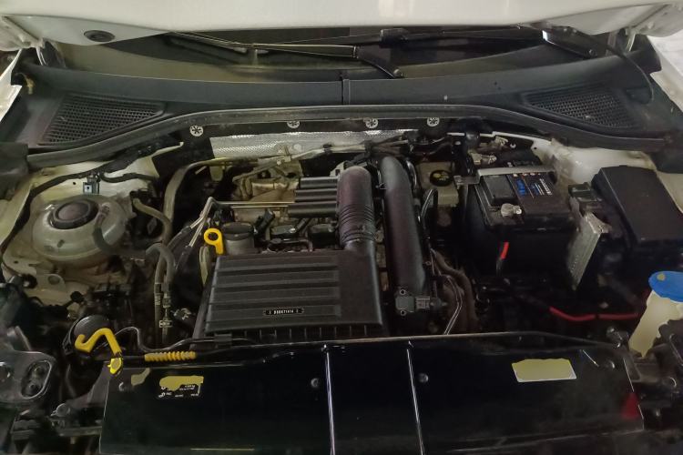 Used Volkswagen T-ROC 2022 280TSI DSG Two-Wheel Drive Elite PLUS Engine Bay