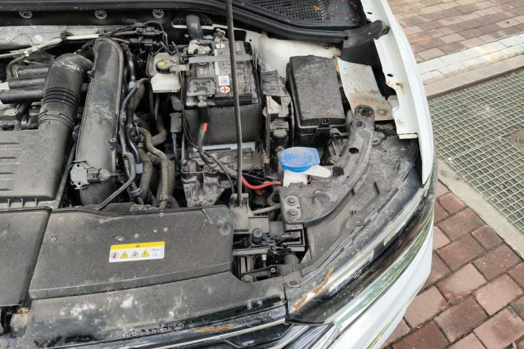 Used Volkswagen T-ROC 2022 280TSI DSG Two-Wheel Drive Elite PLUS Engine Bay Left