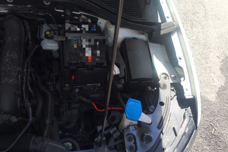 Used Volkswagen T-ROC 2022 280TSI DSG Two-Wheel Drive Elite PLUS Engine Bay Left