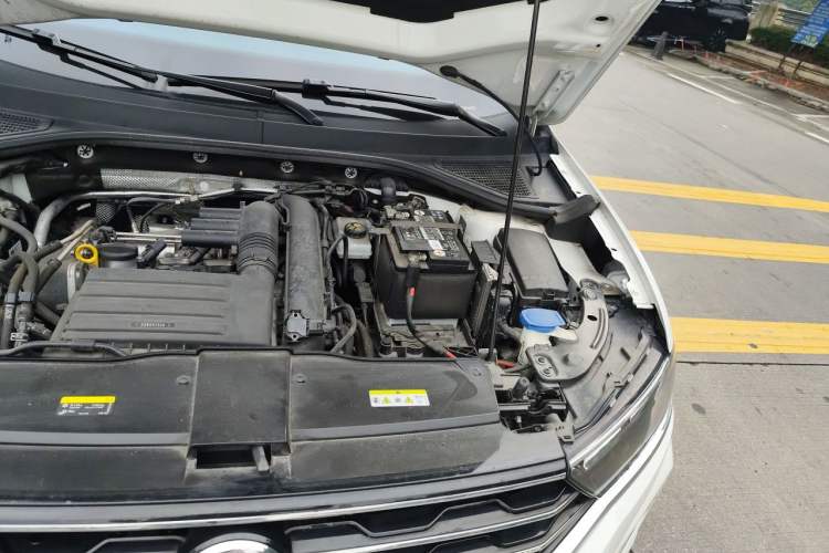 Used Volkswagen T-ROC 2022 280TSI DSG Two-Wheel Drive Elite PLUS Engine Bay Left