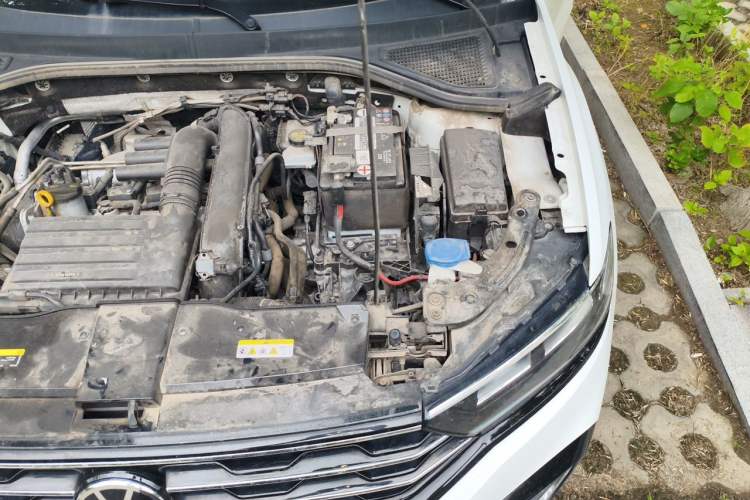 Used Volkswagen T-ROC 2022 280TSI DSG Two-Wheel Drive R-Line Pro PLUS Engine Bay Left