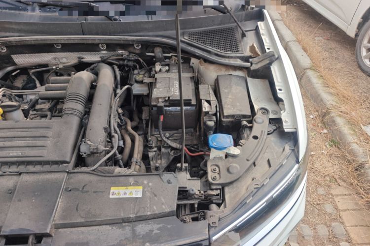 Used Volkswagen T-ROC 2022 280TSI DSG Two-Wheel Drive Comfort PLUS Engine Bay Left