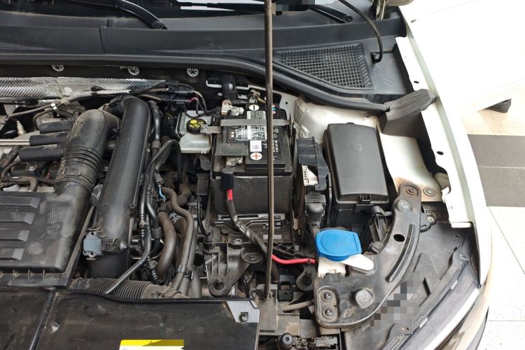 Used Volkswagen T-ROC 2022 280TSI DSG Two-Wheel Drive R-Line Pro PLUS Engine Bay Left