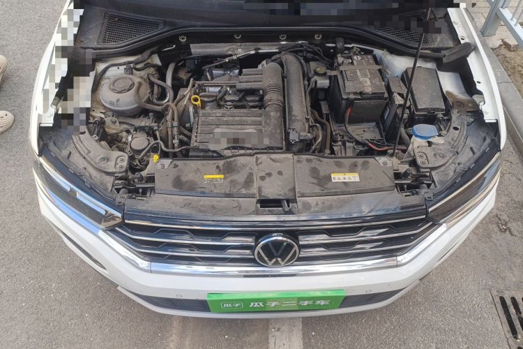 Used Volkswagen T-ROC 2022 280TSI DSG Two-Wheel Drive Comfort PLUS Engine Bay