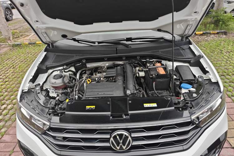 Used Volkswagen T-ROC 2022 280TSI DSG Two-Wheel Drive R-Line Pro PLUS Engine Bay