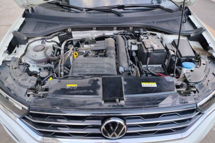 Used Volkswagen T-ROC 2022 280TSI DSG Two-Wheel Drive Elite PLUS Engine Bay