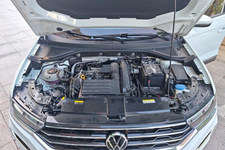 Used Volkswagen T-ROC 2022 280TSI DSG Two-Wheel Drive Elite PLUS Engine Bay