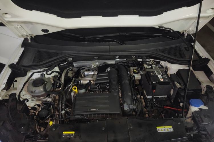Used Volkswagen T-ROC 2022 280TSI DSG Two-Wheel Drive Elite PLUS Engine Bay