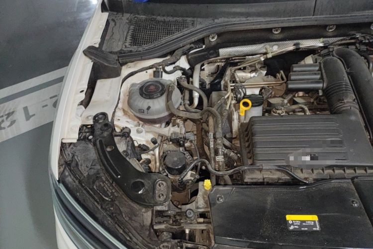 Used Volkswagen T-ROC 2022 280TSI DSG Two-Wheel Drive Comfort PLUS Engine Bay Right