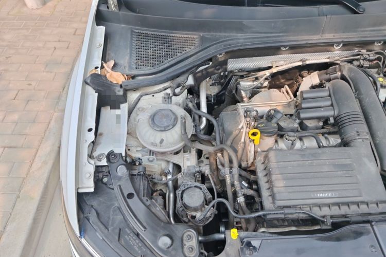 Used Volkswagen T-ROC 2022 280TSI DSG Two-Wheel Drive Comfort PLUS Engine Bay Right