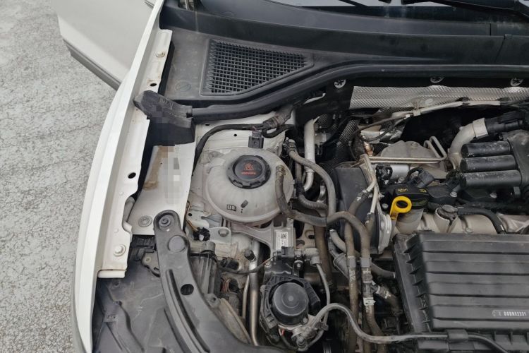 Used Volkswagen T-ROC 2022 280TSI DSG Two-Wheel Drive Comfort PLUS Engine Bay Right