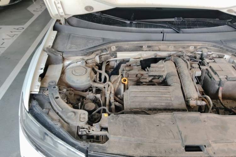 Used Volkswagen T-ROC 2022 280TSI DSG Two-Wheel Drive Elite PLUS Engine Bay Right
