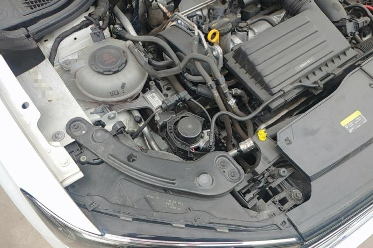 Used Volkswagen T-ROC 2022 280TSI DSG Two-Wheel Drive Comfort PLUS Engine Bay Right