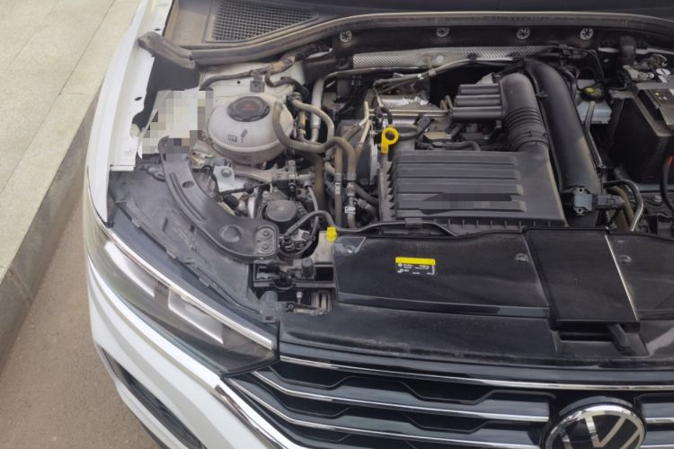 Used Volkswagen T-ROC 2022 280TSI DSG Two-Wheel Drive Comfort PLUS Engine Bay Right