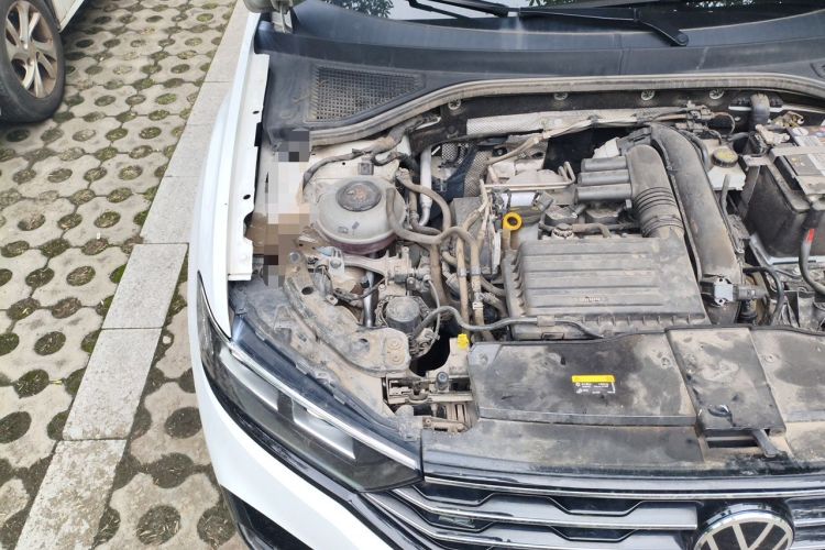 Used Volkswagen T-ROC 2022 280TSI DSG Two-Wheel Drive R-Line Pro PLUS Engine Bay Right