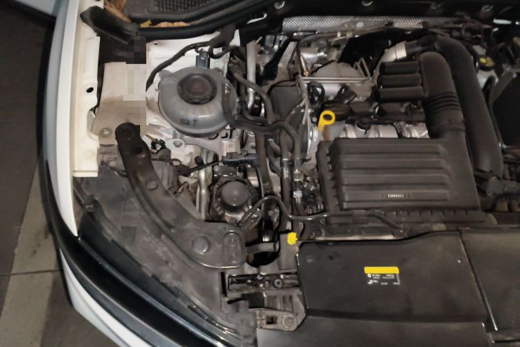 Used Volkswagen T-ROC 2022 280TSI DSG Two-Wheel Drive Comfort PLUS Engine Bay Right