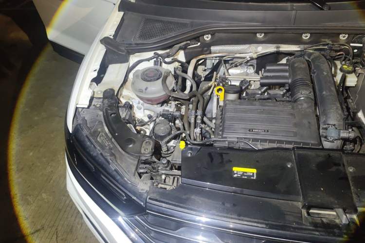 Used Volkswagen T-ROC 2022 280TSI DSG Two-Wheel Drive Comfort PLUS Engine Bay Right