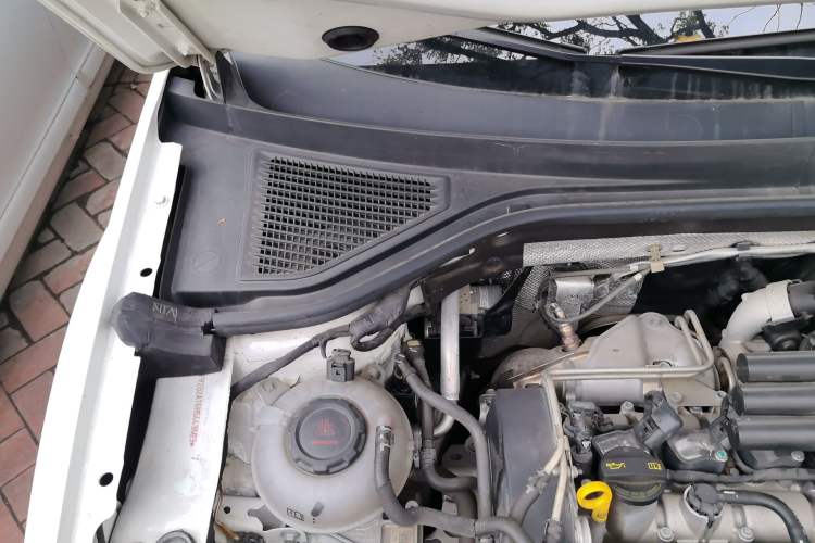Used Volkswagen T-ROC 2022 280TSI DSG Two-Wheel Drive Comfort PLUS Engine Bay Right