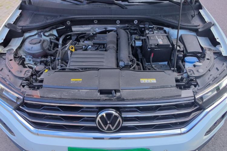 Used Volkswagen T-ROC 2022 280TSI DSG Two-Wheel Drive Comfort PLUS Engine Bay