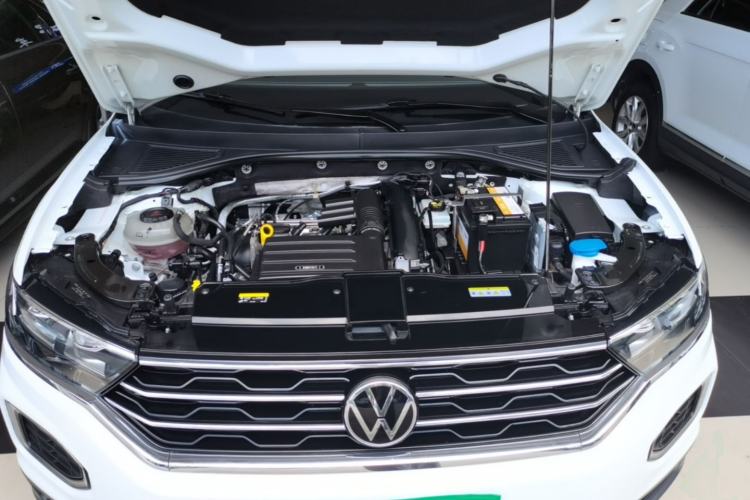 Used Volkswagen T-ROC 2022 280TSI DSG Two-Wheel Drive Elite PLUS Engine Bay