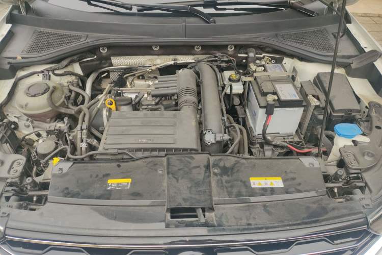 Used Volkswagen T-ROC 2022 280TSI DSG Two-Wheel Drive Elite PLUS Engine Bay