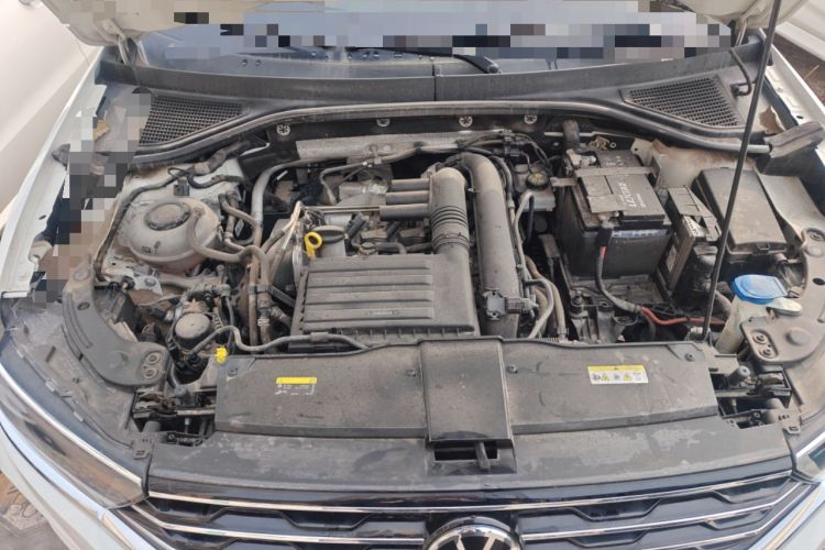 Used Volkswagen T-ROC 2022 280TSI DSG Two-Wheel Drive Comfort PLUS Engine Bay
