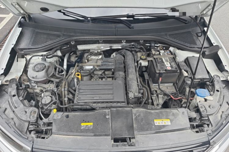 Used Volkswagen T-ROC 2022 280TSI DSG Two-Wheel Drive Comfort PLUS Engine Bay
