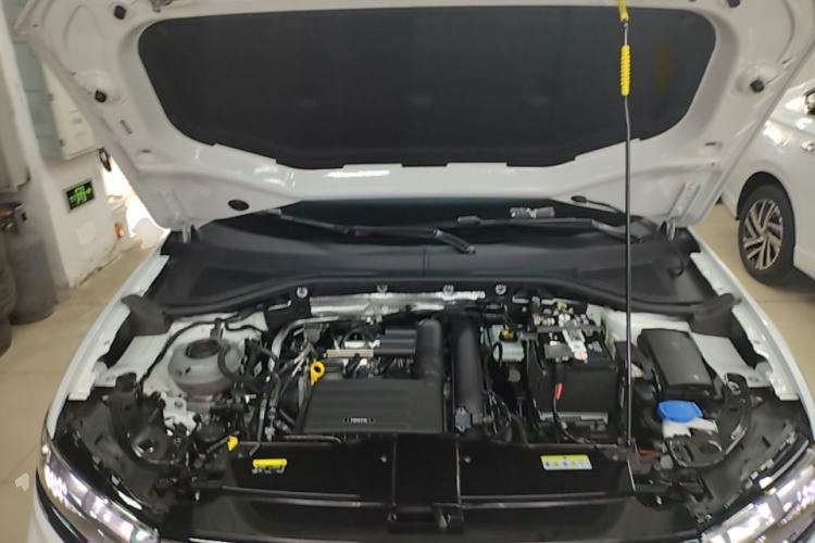 Used Volkswagen T-ROC 2022 280TSI DSG Two-Wheel Drive Elite PLUS Engine Bay