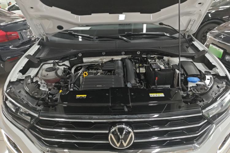 Used Volkswagen T-ROC 2022 280TSI DSG Two-Wheel Drive Comfort PLUS Engine Bay