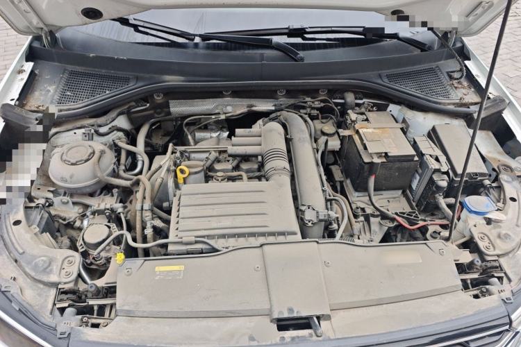 Used Volkswagen T-ROC 2022 280TSI DSG Two-Wheel Drive Comfort PLUS Engine Bay