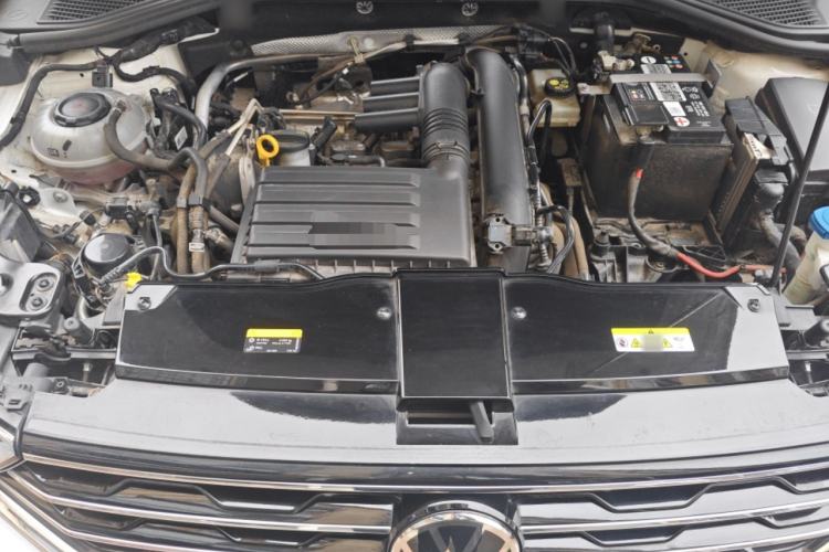 Used Volkswagen T-ROC 2022 280TSI DSG Two-Wheel Drive Comfort PLUS Engine Bay
