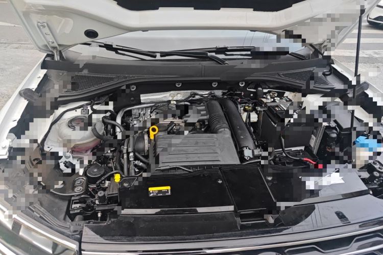 Used Volkswagen T-ROC 2022 280TSI DSG Two-Wheel Drive Comfort PLUS Engine Bay