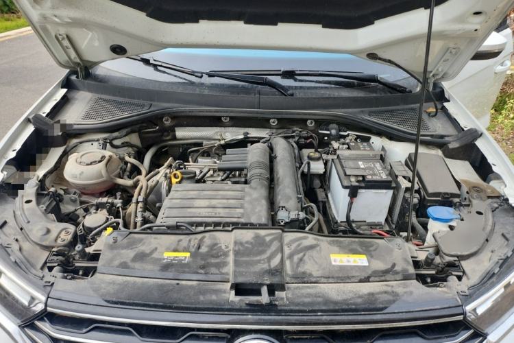 Used Volkswagen T-ROC 2022 280TSI DSG Two-Wheel Drive Comfort PLUS Engine Bay