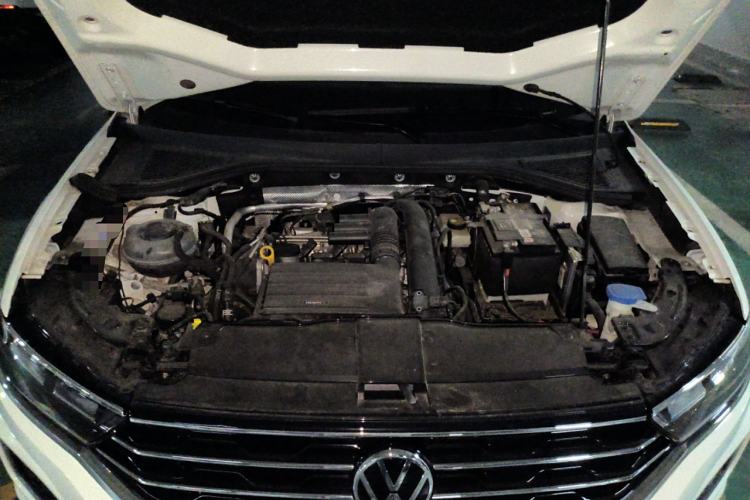 Used Volkswagen T-ROC 2022 280TSI DSG Two-Wheel Drive Elite PLUS Engine Bay