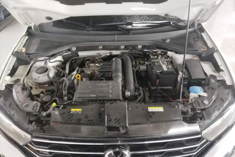 Used Volkswagen T-ROC 2022 280TSI DSG Two-Wheel Drive R-Line Pro PLUS Engine Bay