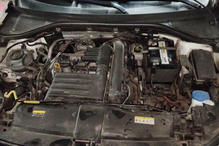 Used Volkswagen T-ROC 2022 280TSI DSG Two-Wheel Drive Elite PLUS Engine Bay