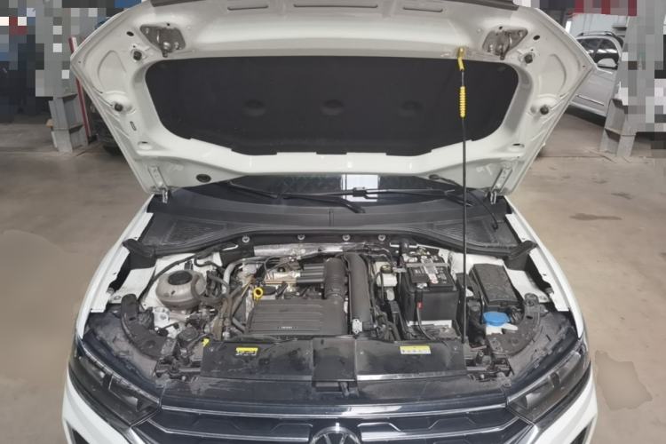 Used Volkswagen T-ROC 2022 280TSI DSG Two-Wheel Drive Elite PLUS Engine Bay
