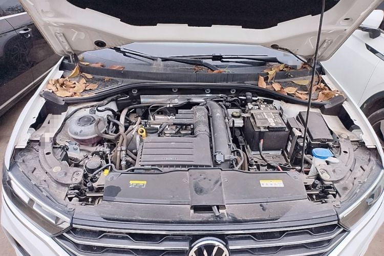 Used Volkswagen T-ROC 2022 280TSI DSG Two-Wheel Drive Elite PLUS Engine Bay