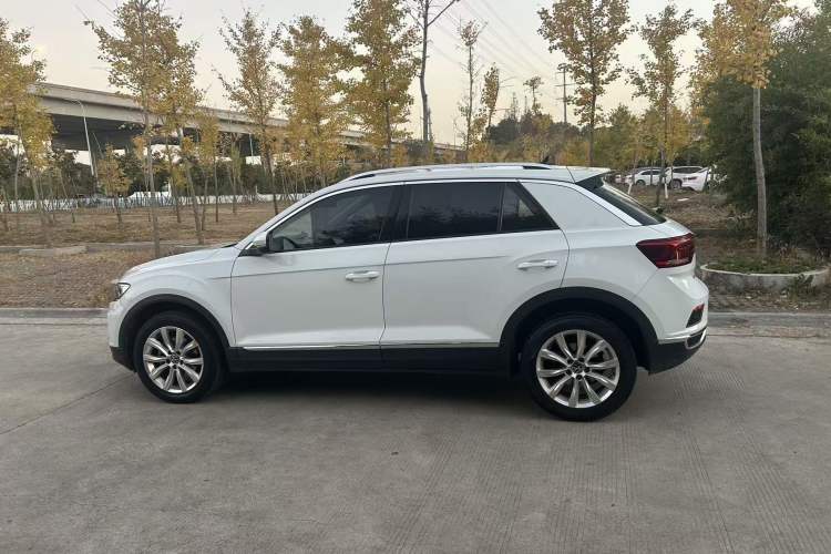 Used Volkswagen T-ROC 2022 280TSI DSG Two-Wheel Drive Elite PLUS Exterior 2