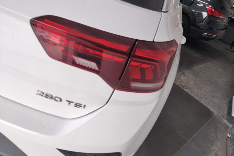 Used Volkswagen T-ROC 2022 280TSI DSG Two-Wheel Drive Elite PLUS Exterior 3