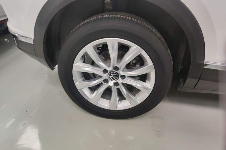 Used Volkswagen T-ROC 2022 280TSI DSG Two-Wheel Drive Elite PLUS Exterior 5