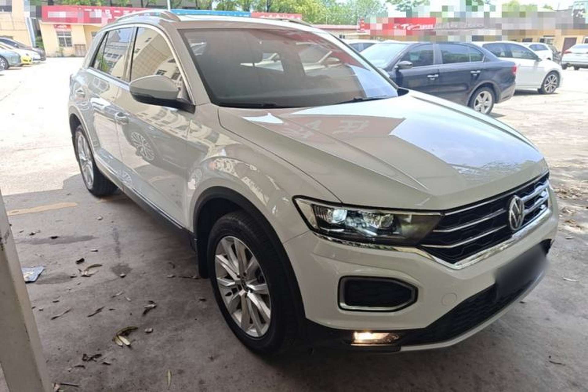 Used Volkswagen T-ROC 2022 280TSI DSG Two-Wheel Drive Elite PLUS Front Right 45 Deg