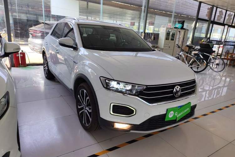 Used Volkswagen T-ROC 2022 280TSI DSG Two-Wheel Drive Comfort PLUS Front Right 45 Deg