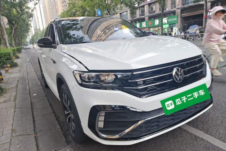 Used Volkswagen T-ROC 2022 280TSI DSG Two-Wheel Drive R-Line Pro PLUS Front Right 45 Deg
